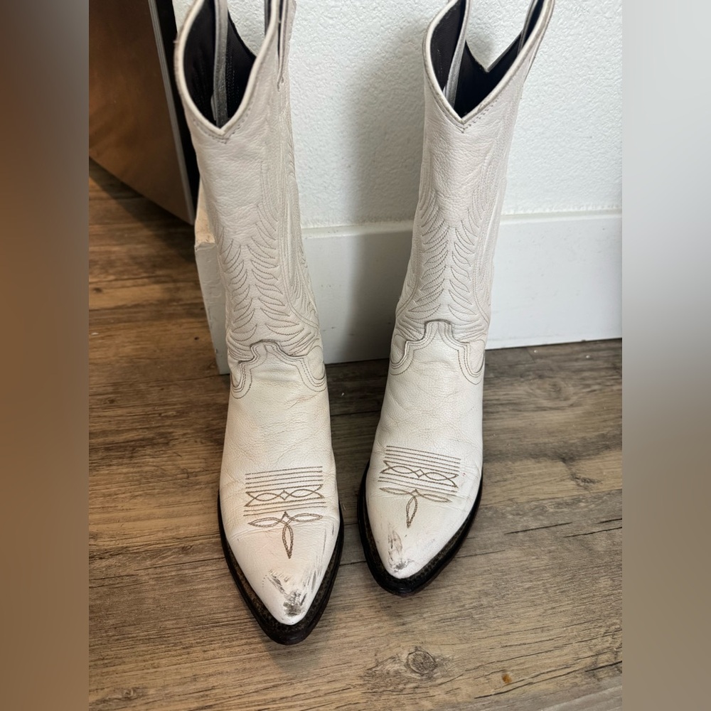 Abilene Boot Co. Women's White Embroidered Western Boots